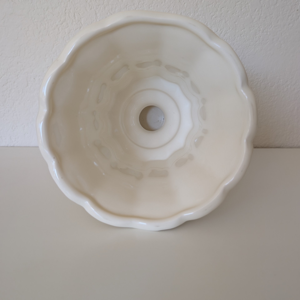 White Vase - Picture 3 of 6